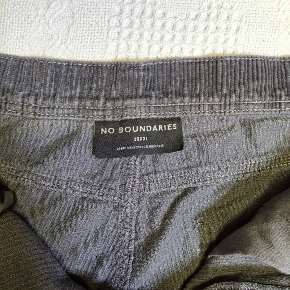 Y2k Baggy Double-Knee No-Boundries Corduroy pants. Measures 29×27.5 - Picture 4 of 6